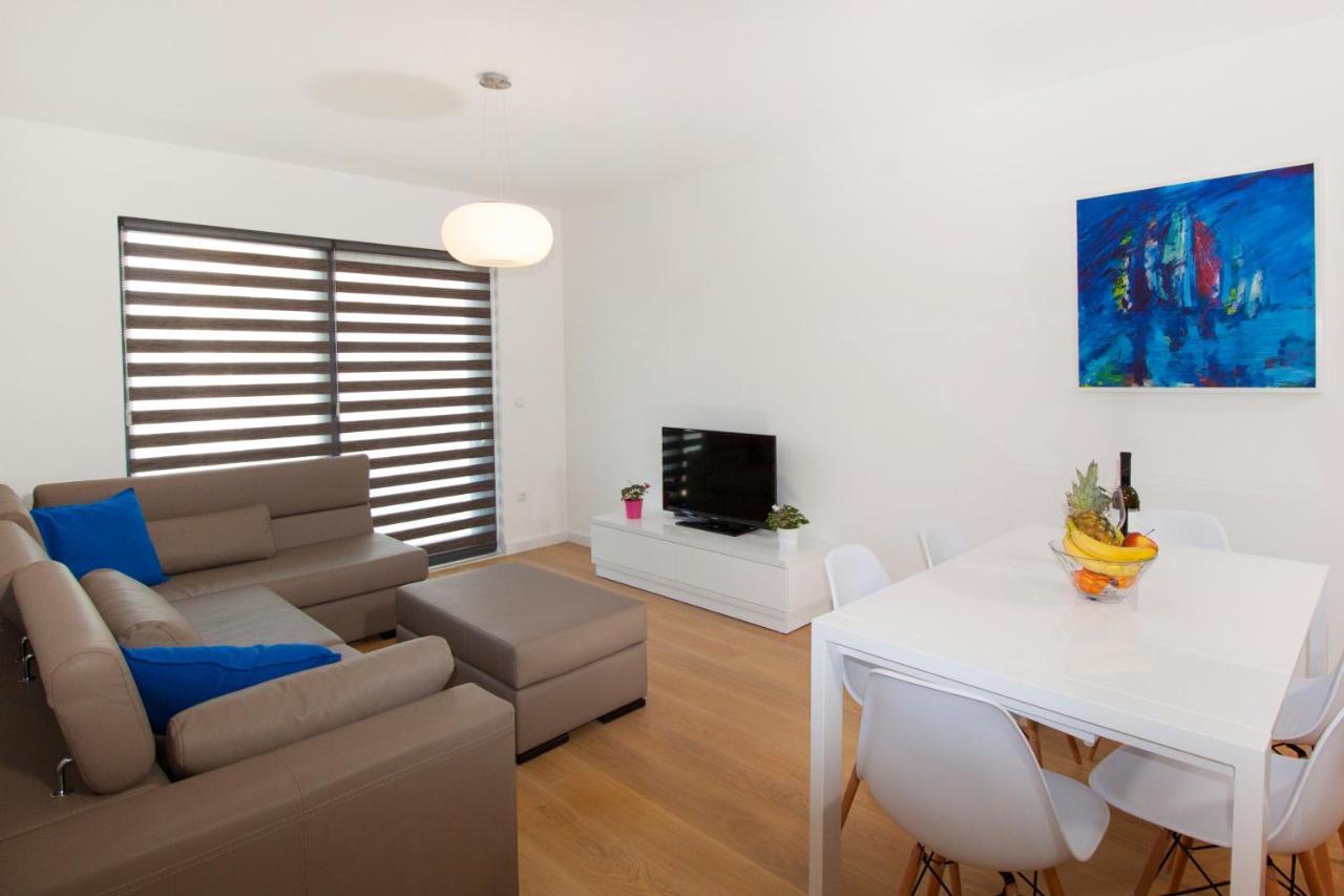 Apartments By The Sea Makarska - 19145 ภายนอก รูปภาพ