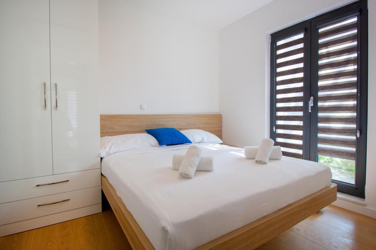 Apartments By The Sea Makarska - 19145 ภายนอก รูปภาพ